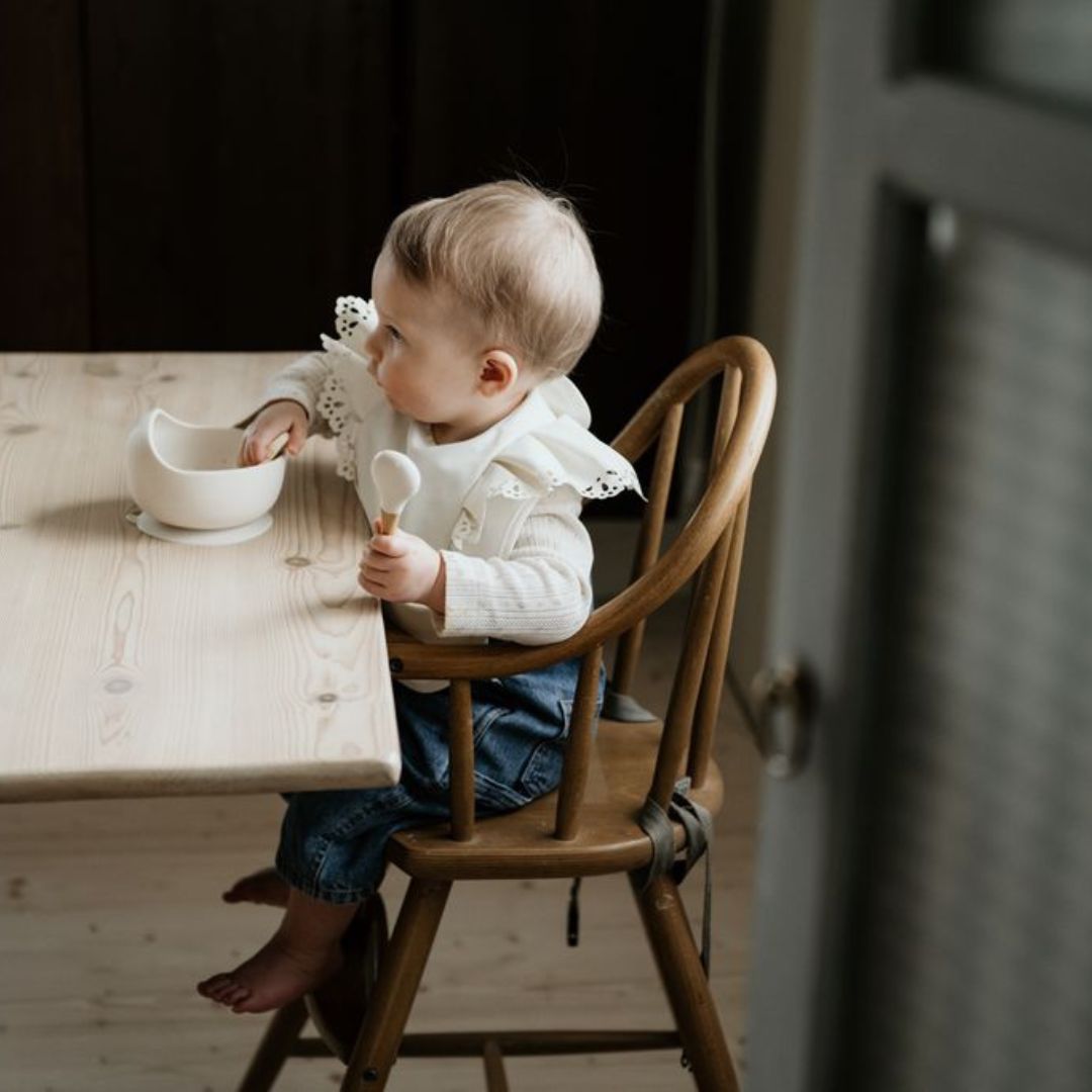 Elodie Haklapp med volang Vanilla White