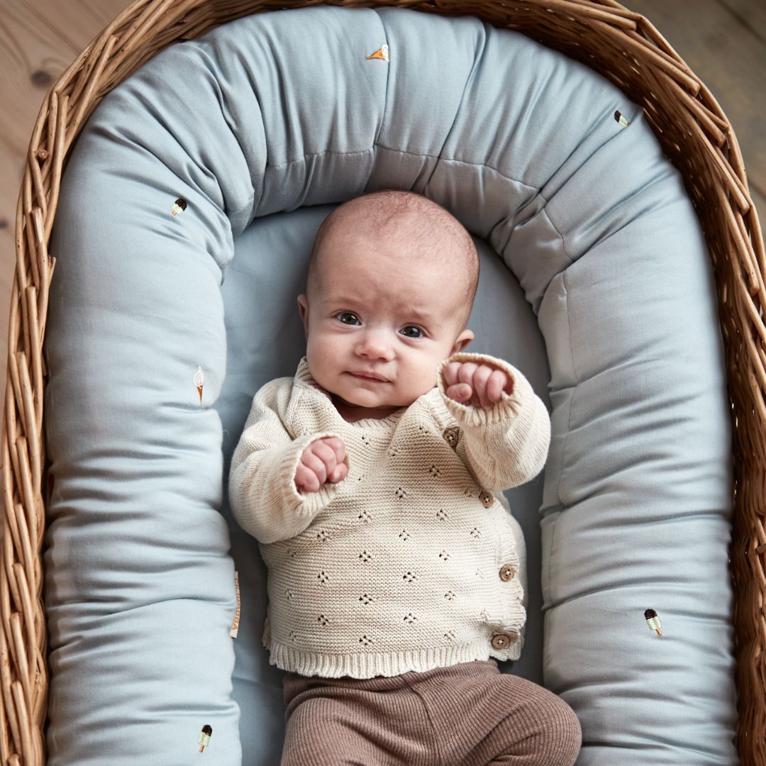 Filibabba Babynest Broderade glassar - Pärlblå